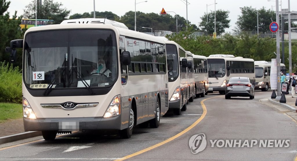 어제 입국 아프간인 378→377명…'1명'은 현지서 미군에 인계(종합)