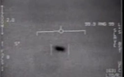 "우연이라 하기엔"…비행기 2대가 'UFO 동시 목격'