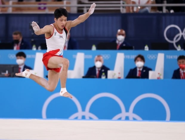 류성현이 1일 오후 일본 아리아케 체조경기장에서 열린 도쿄올림픽 기계체조 남자 마루운동 결승전에서 연기를 펼치고 있다. 연합뉴스.