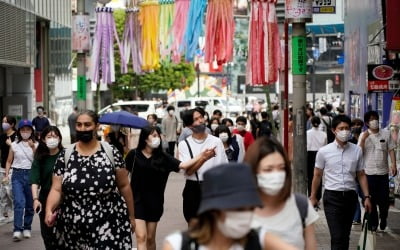 日 코로나 확산세 '폭발'…하루 신규 확진 2만명 넘었다