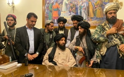 카불 장악한 탈레반 "민간인 해치지 않는다"…업무 복귀 촉구