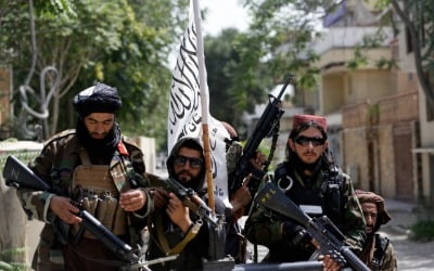 "자수 안 하면 가족이 죽는다"…탈레반, 미군·나토 협력자 색출