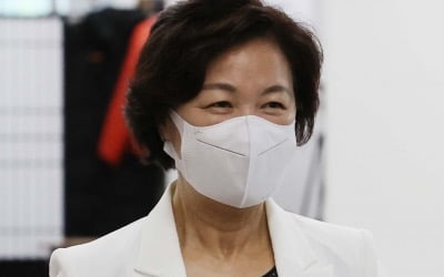 추미애, 조국 딸 입학 취소에 "정무적 판단 탓" 유은혜 저격