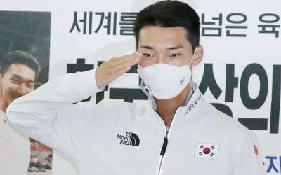 [올림픽] '육상 새 역사' 우상혁 "나는 잃을 게 없어 즐겁게 뛰었다"