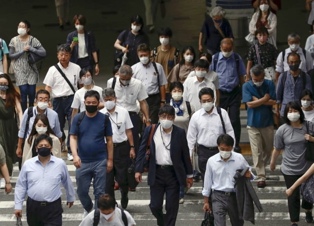 日코로나 폭증…확산 더 빨라져 "도쿄 신규확진 1만명 될 수도"