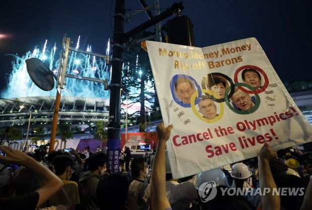 日코로나 폭증…확산 더 빨라져 "도쿄 신규확진 1만명 될 수도"