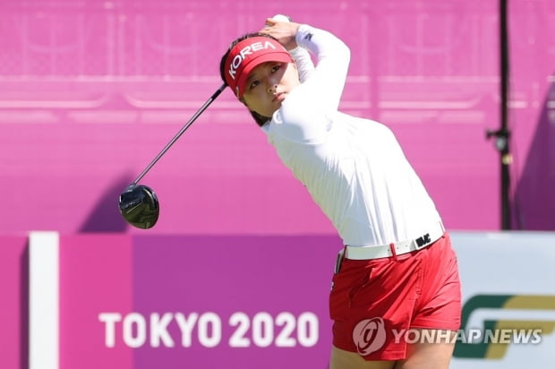 고진영, 2R 6타차 6위…한국 여자골프 2연패 '가물가물'