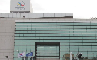 [단독] 선관위, 인터넷 달군 '문재인 지지율 실체' 동영상 조사 착수