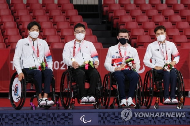 [패럴림픽] 도쿄에 띄운 태극기 세 개…주영대 "애국가 부르는데 울컥"