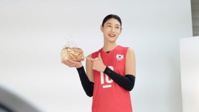 인자한 '식빵언니' 미소…SPC삼립, 김연경 스케치 컷 공개