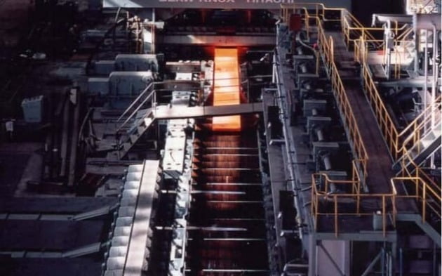일본 지바현 기미츠시에 있는 동일본제철소의 철강 생산 장면. 출처=니혼게이자이