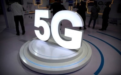 커지는 5G 투자 압박…상승신호 잡는 5G 장비株