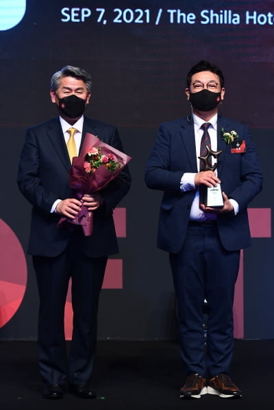 [포토] 이롬, '2021 올해의 브랜드 대상' 건강주스 부문 수상