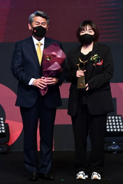 [포토] TV조선 사랑의 콜센타, '2021 올해의 브랜드 대상' 음악예능 프로그램 부문 수상