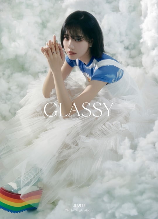 조유리, 첫 번째 싱글 앨범 'GLASSY' 비주얼 포토 공개 완료