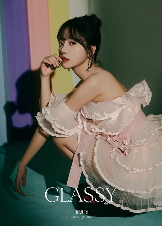 조유리, 첫 번째 싱글 앨범 'GLASSY' 비주얼 포토 공개 완료