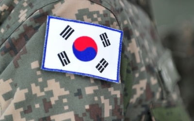 "노래방엔 여자 있어야" 육군 장군, 징계 후 불복소송 패소 