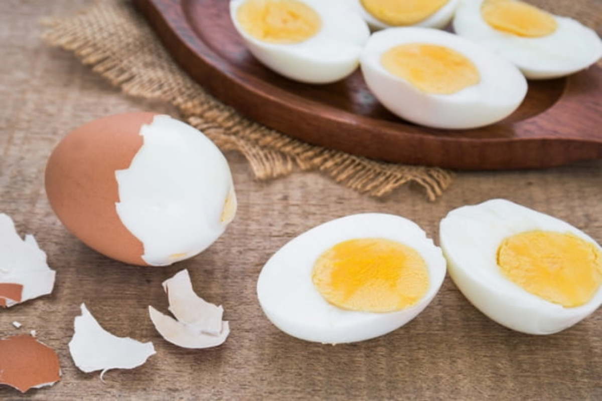 달걀 노른자 버리고 흰자만 먹었는데… 반전 건강톡 | 한국경제