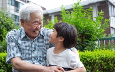 "10억 재산, 도박하는 아들 말고 외손자에게 주고 싶습니다"