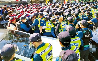 '민노총 점거' SPC 청주공장, 경찰 투입돼 가까스로 정상화
