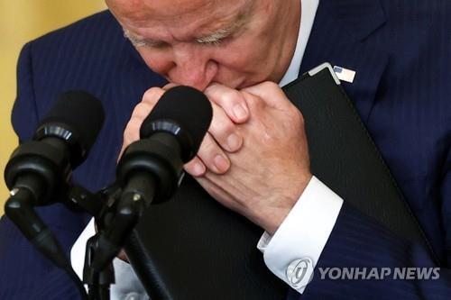 높았던 철군 여론도 허망한 바이든, 박수는 커녕 거센 책임론
