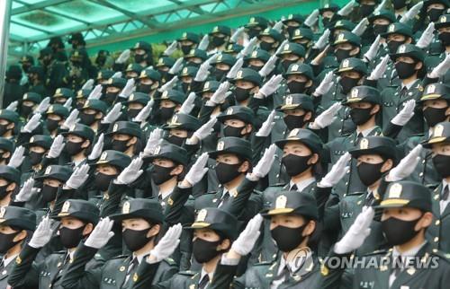 [김귀근의 병영톡톡] 2037년께 현역자원 부족…병역제도 '발등의 불'