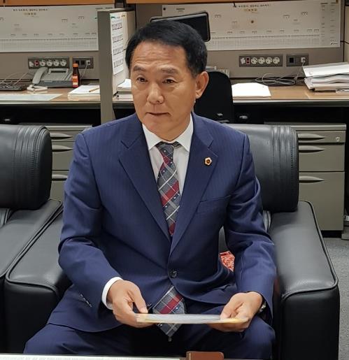 전북도의회, '겸직 금지 위반' 오평근 도의원에 출석정지 14일