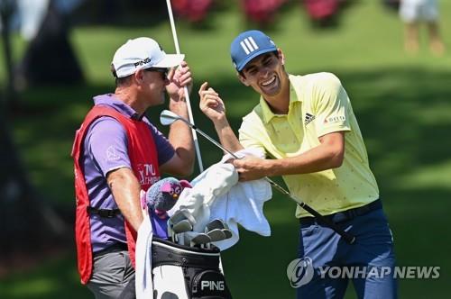 PGA 투어챔피언십 '나홀로' 니만, 1시간 53분 만에 18홀 주파