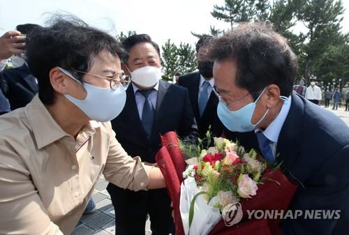 홍준표 "문재인 정권의 대북정책은 종북에 불과…핵 위기 올 것"(종합)