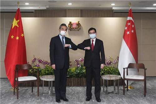 中왕이, 코로나 확산 싱가포르에 "방역·신약개발 협력"
