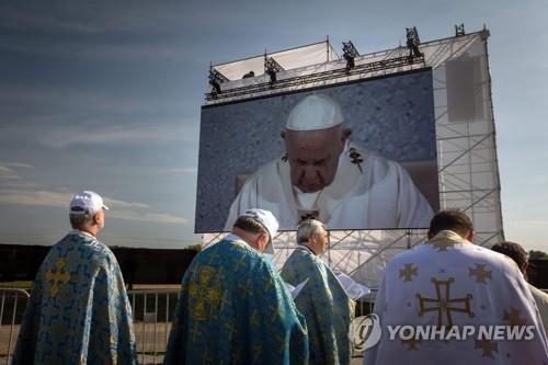 슬로바키아 간 교황 "연민이 넘치는 믿음" 촉구