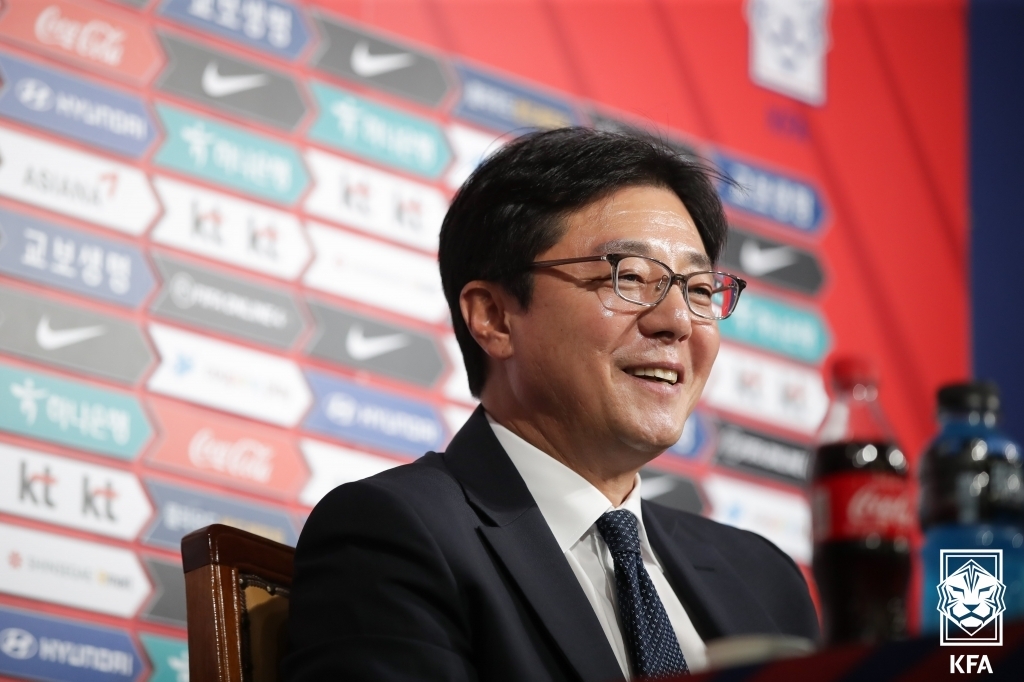 U-23 대표팀 맡은 황선홍 "A대표 감독 되기 위한 검증 받겠다"