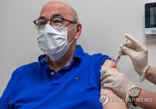 美FDA, 내일 부스터샷 접종 여부 결정…과학계 내서도 의견 갈려