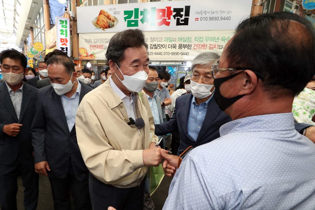 추석 연휴 셋째 날 전남 찾은 이낙연 "마지막 기회 달라"