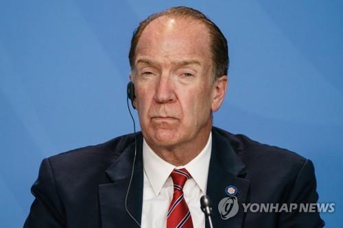세계은행 "내년 말까지 세계인구 70% 백신 접종 전망"
