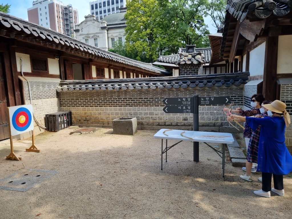 "명절 분위기 안 나네…" 한산해진 추석 서울 도심