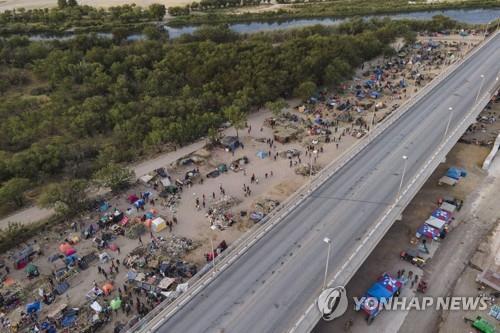 미국, 관타나모 기지 근처에 이민자 구금센터 추진