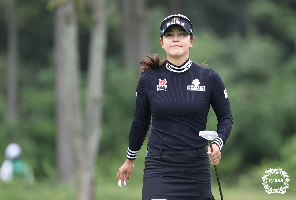 성유진, 셀러브리티 대회 2R 선두 도약…KLPGA 투어 첫 승 기회