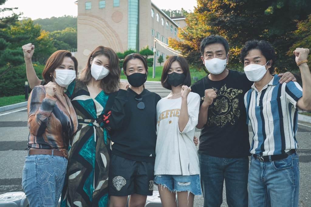 이지원 감독 신작 '비광' 크랭크업…류승룡·하지원 주연