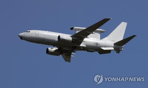 북한 미사일 발사때 한미 정찰기 'RC-135W·피스아이' 떠 있었다