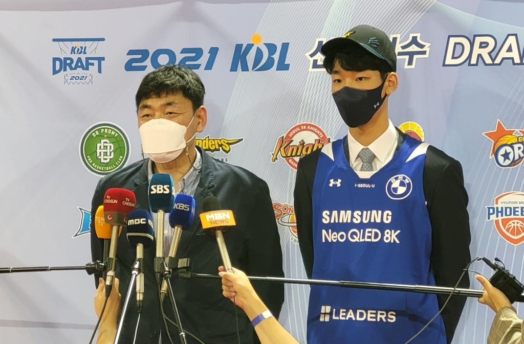 1순위도, 현직 감독 두 아들도…드래프트 대세는 '2세 농구인'