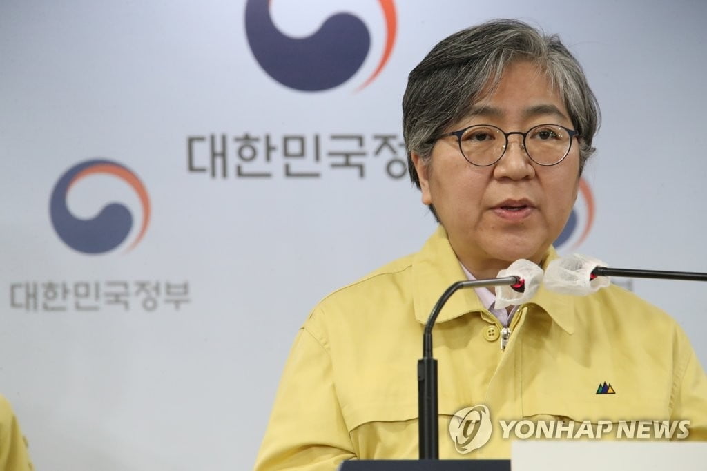 정은경 "1∼2주간 확진자 급증 가능성…사적모임 취소해야"