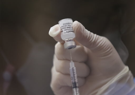 FDA 자문위, 화이자 백신 부스터샷 반대
