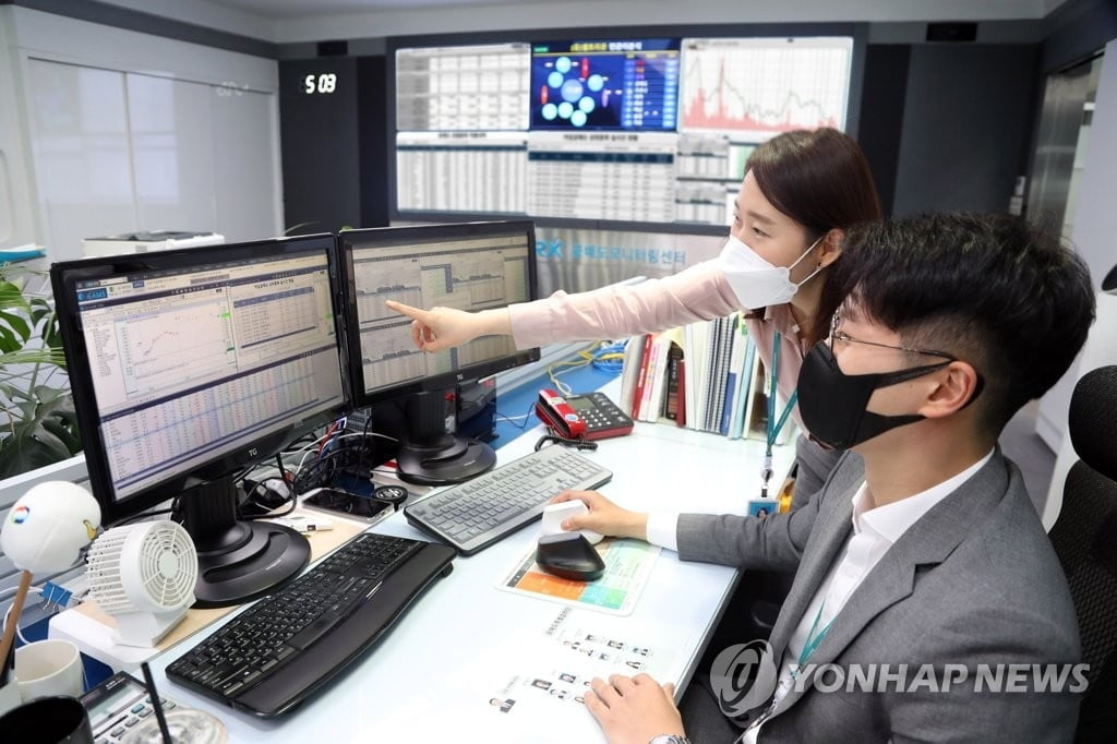"나도 카카오 팔고 싶어요"...개인투자자 `발동동`