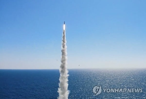 한국 SLBM 깎아내린 北…"초보적 걸음마 단계"