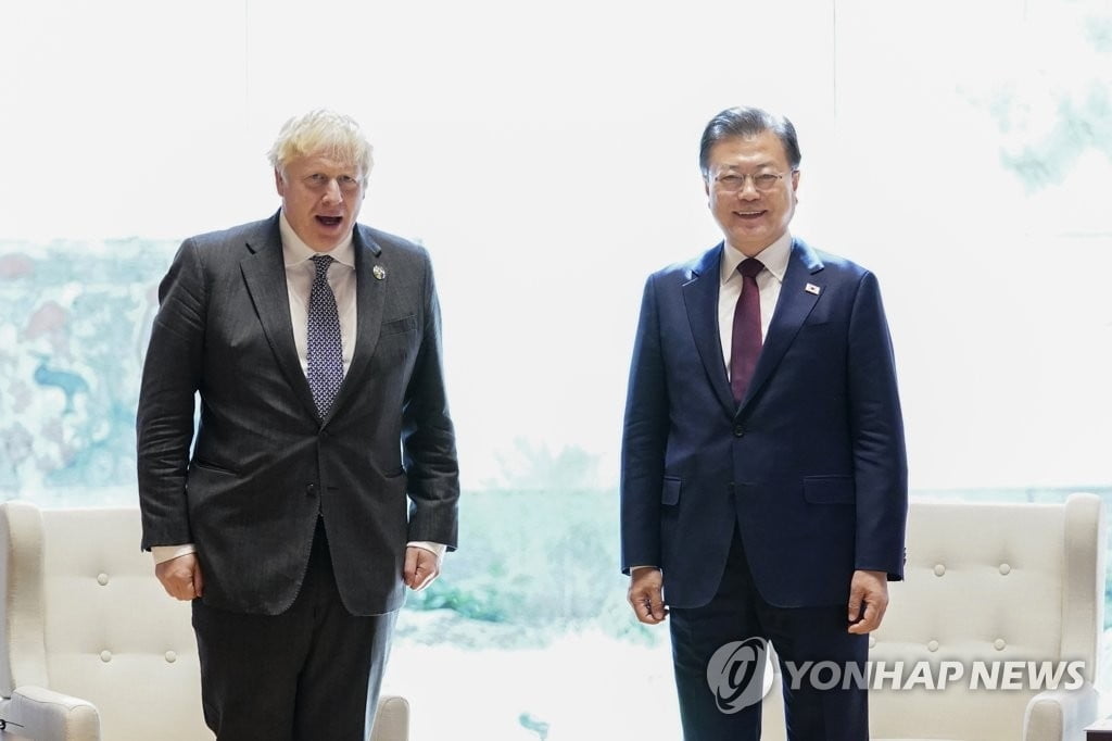 "영국서 화이자 100만회분 도입…12월 분할 반환"