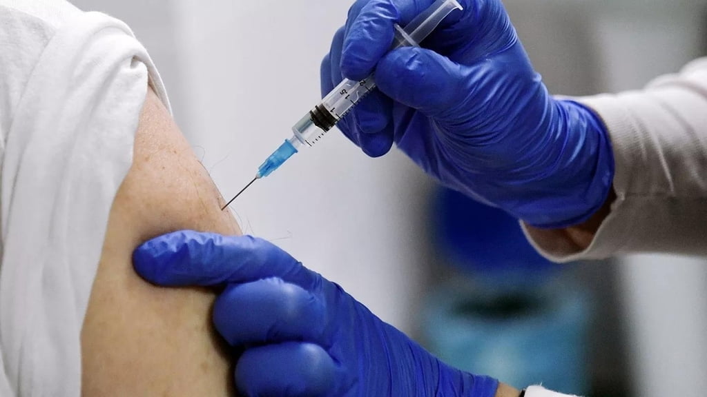 CDC 자문단 "고령자·취약층만 부스터샷 접종"