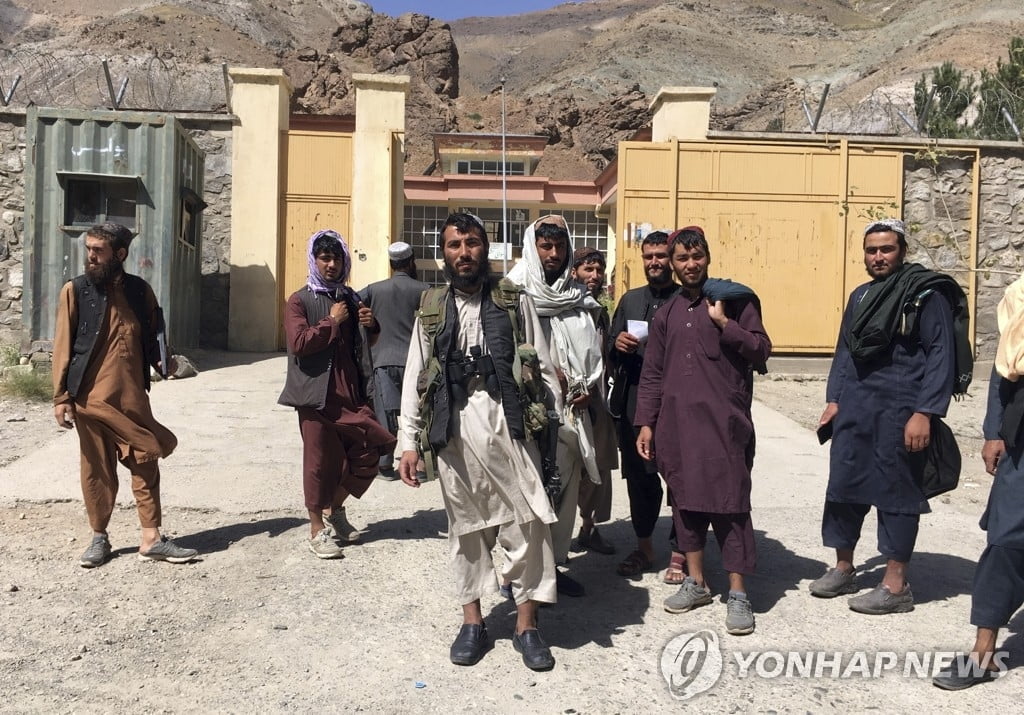 "탈레반, 광장에 시신 4구 매달아"…공포의 아프간