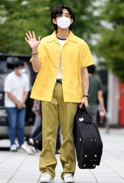 [TEN 포토] 잔나비 최정훈 '기타 든 오빠'