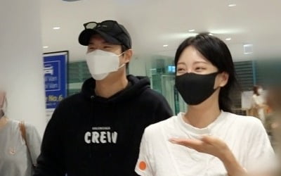'사랑꾼' 한예슬♥류성재, 공항 취재 비하인드 공개…'내조의 여왕 인증' ('은밀한 뉴스룸')